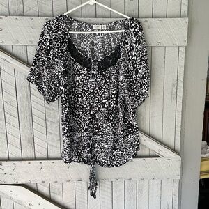 Cato Black and White top size 14/16W